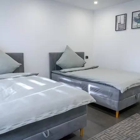 דירה Modern Work & In