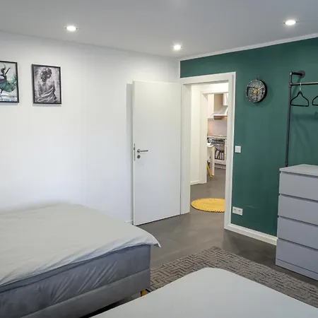 Modern Work & In דירה *