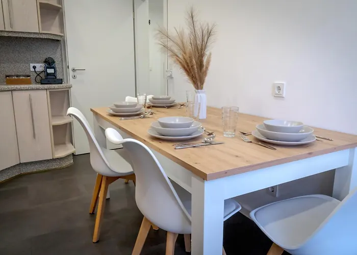 Modern Work & In Lejlighed